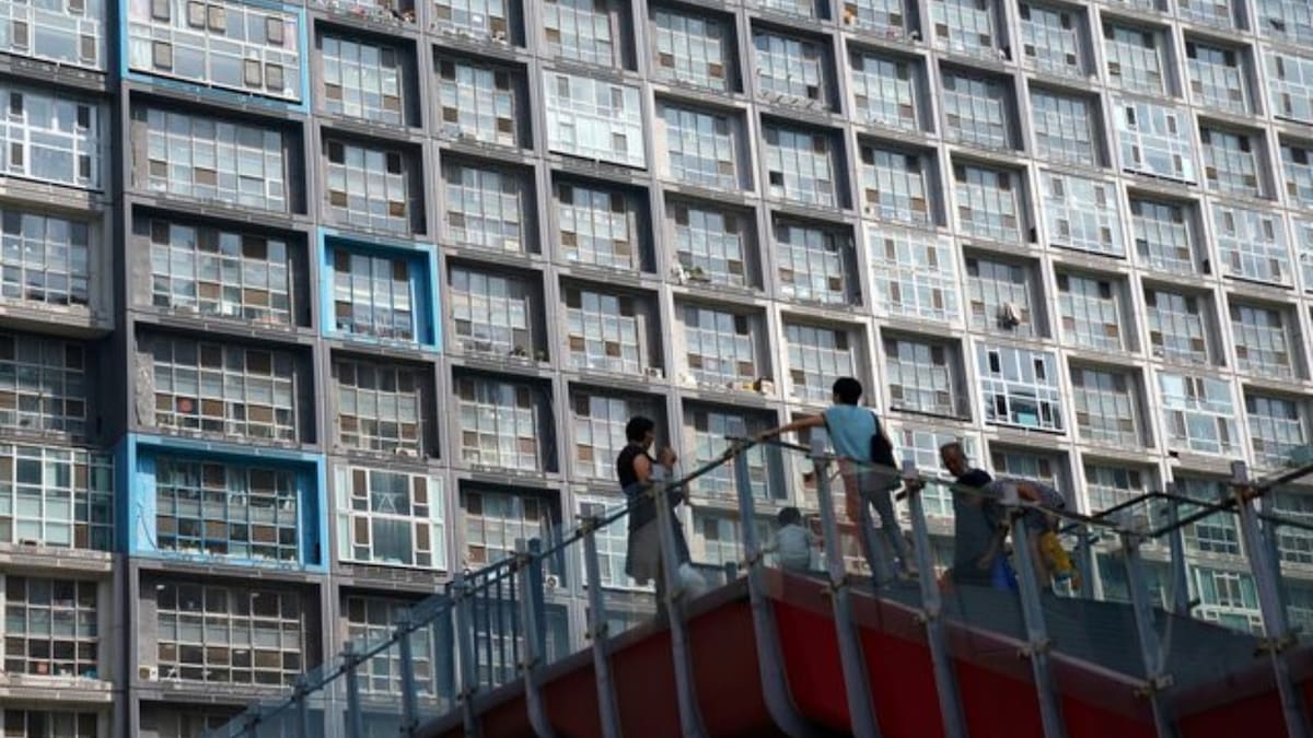 Una sola familia construye un edificio de 15 plantas para 100 miembros en China: cuatro generaciones viven juntas en la aldea de Zhuyuan tras una década de obra y un proyecto que transformó su forma de convivir