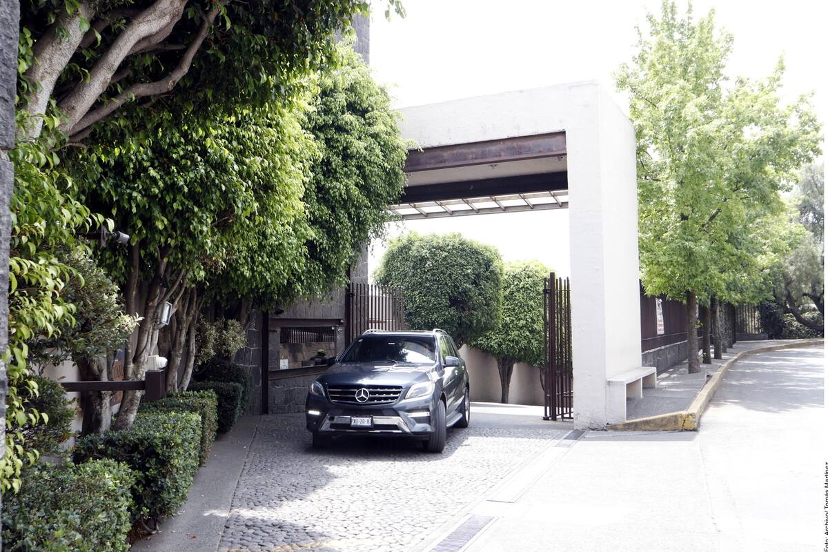 Emilio Lozoya burla seguridad y entra a su casa