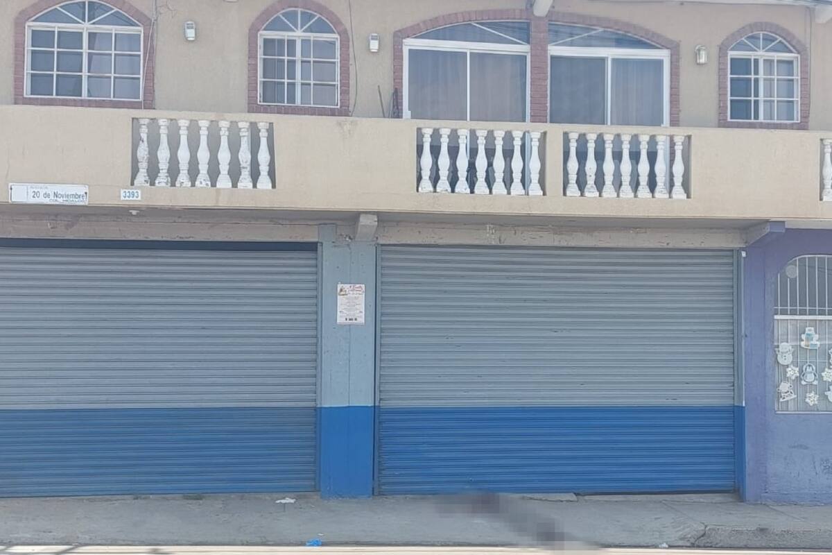 Lesionan a un hombre en la entrada de un taller mecánico