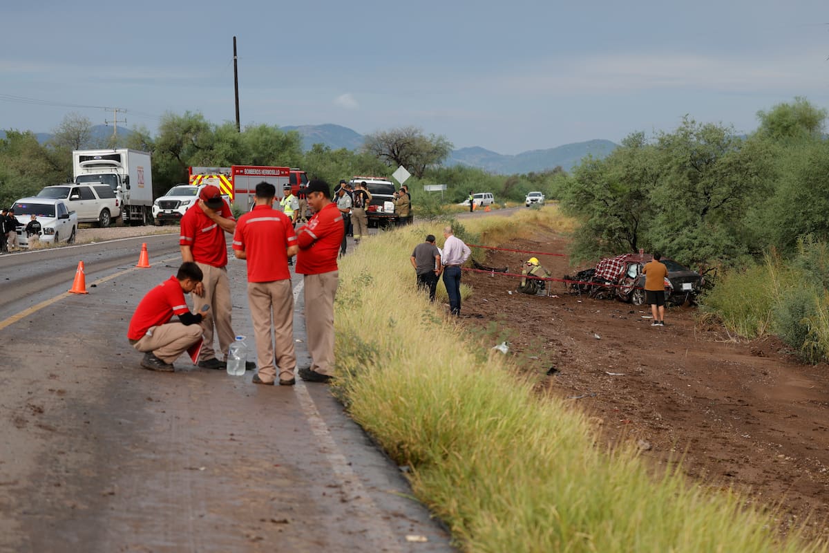 Accidente fatal en la carretera Hermosillo-Ures: una persona muere tras choque de vehículo de carga y automóvil compacto