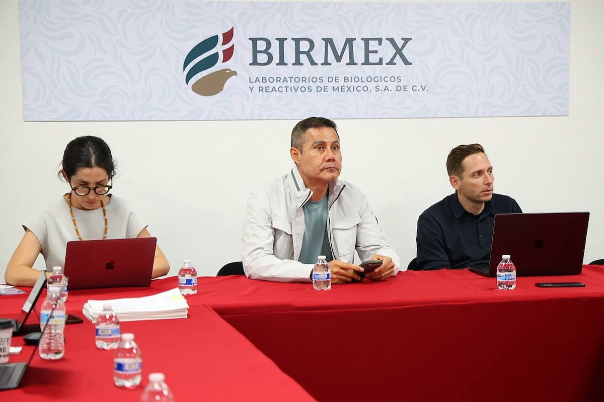 Carlos Ulloa, director de Birmex, responde a señalamientos por sus dos departamentos de 22.4 millones de pesos y 19 viajes; asegura que su patrimonio proviene de ahorros, herencias y venta de inmuebles