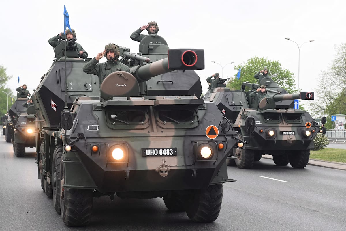 Polonia busca convertirse en la mayor potencia militar terrestre de Europa con apoyo de EEUU y plantea elevar su Ejército a 500 mil soldados en medio de tensiones con Rusia