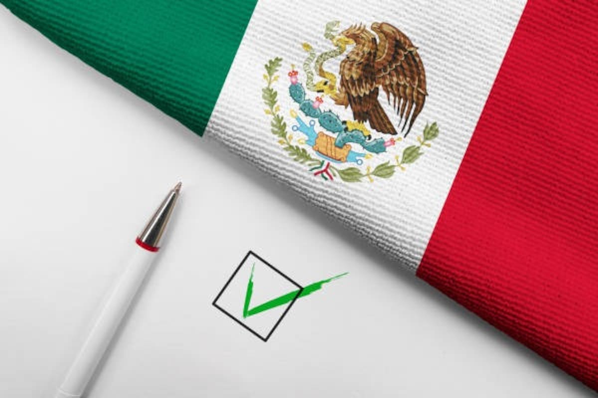 La única forma de gobierno que permite la recreación del pluralismo es la democracia: Lorenzo Córdova