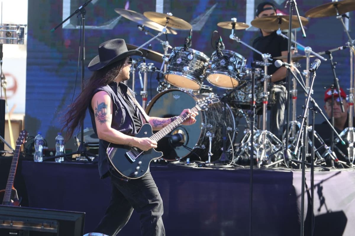 La banda Element abre el escenario del segundo día de La Cura Fest