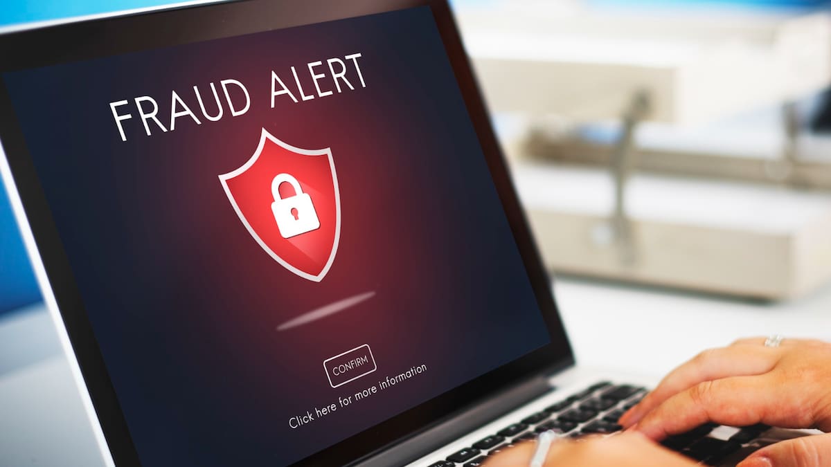 Fraudes bancarios digitales en México crecen 324% y ya superan 7.2 millones de denuncias, mientras expertos exigen nuevas leyes para obligar a bancos a responder