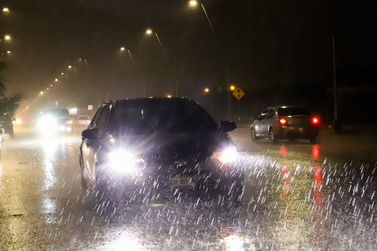 Lluvias y tormenta eléctrica en Mexicali dejan inundaciones y árboles caídos