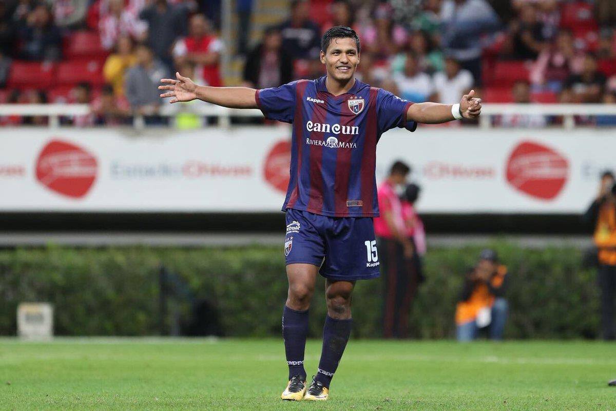 Cimarrones añaden a un defensa central