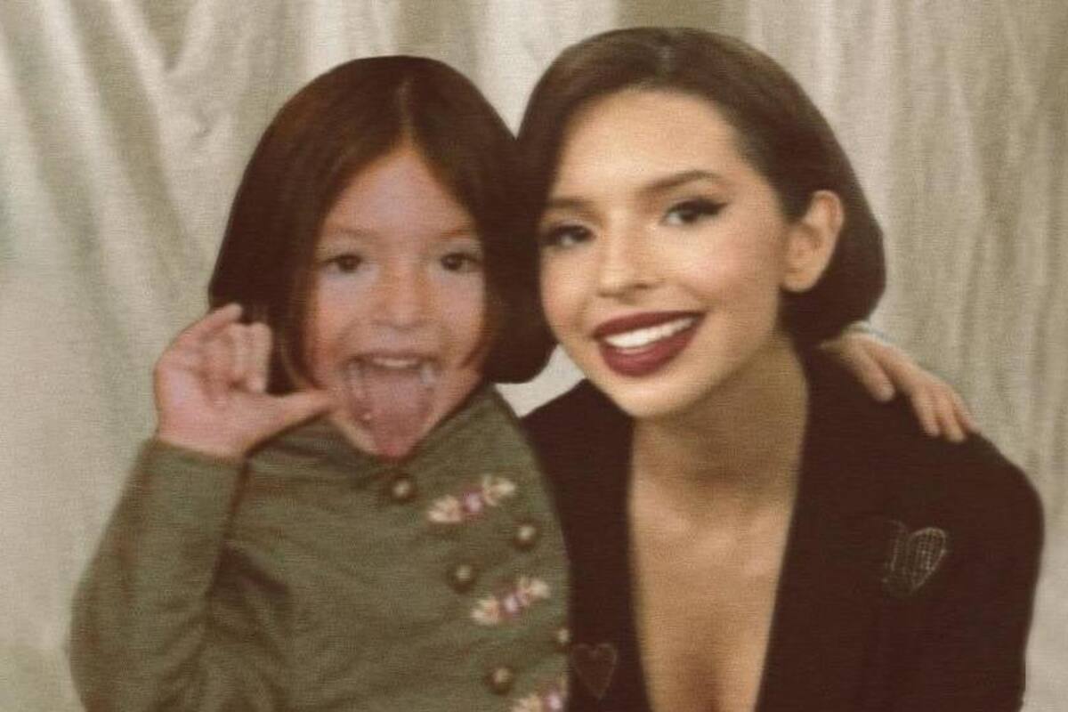 Ángela Aguilar comparte fotografía inédita de su infancia con emotivo mensaje