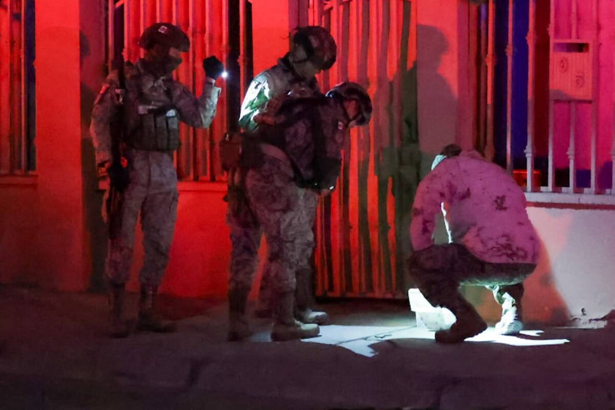 Halla granada al salir de su domicilio