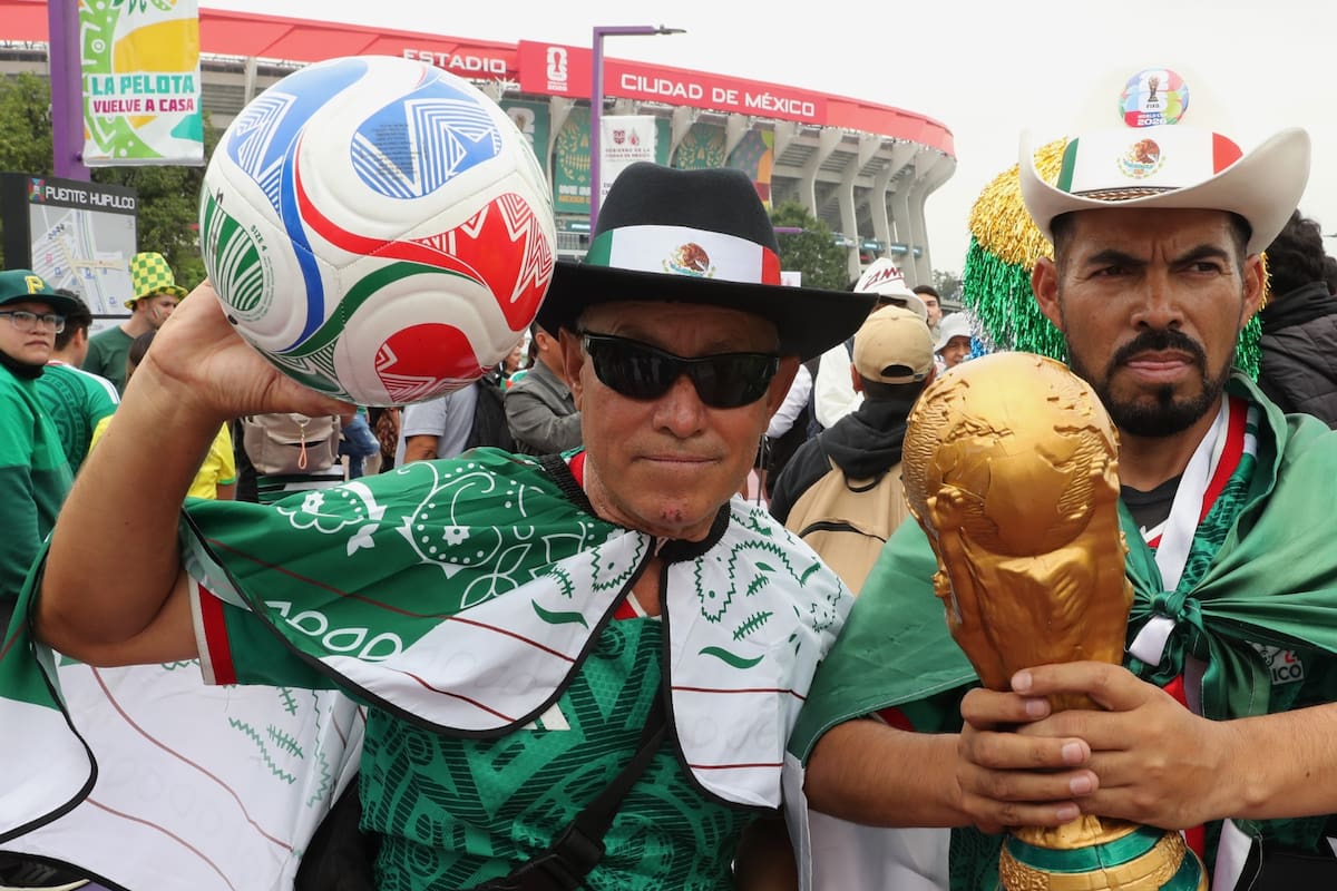 Comercios en México podrían enfrentar multas millonarias si transmiten partidos del Mundial sin derechos o usan publicidad de FIFA