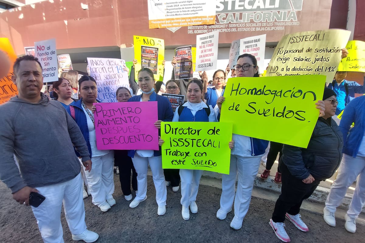 Protestan personal del Issstecali El Mirador en contra del aumento del 14% en sus salarios