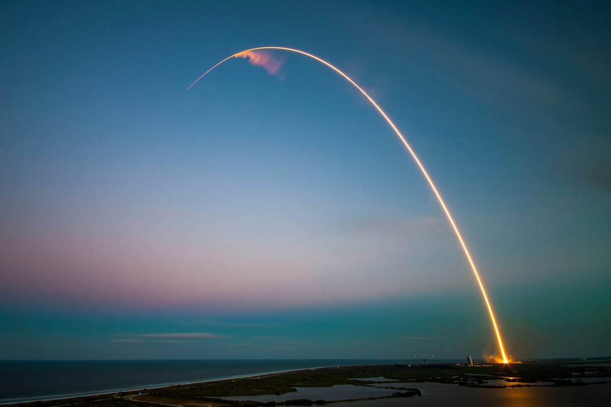 SpaceX lanza 23 nuevos satélites