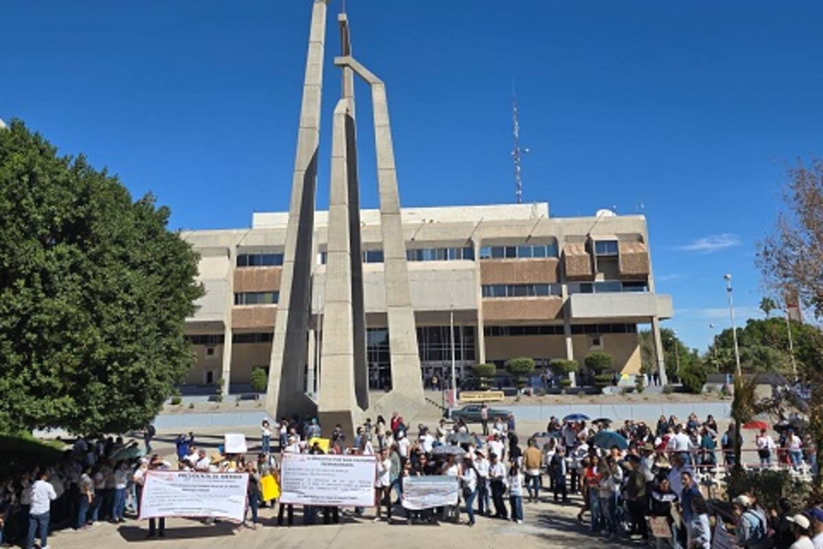 Se movilizan maestros en Mexicali contra reforma al ISSSTE