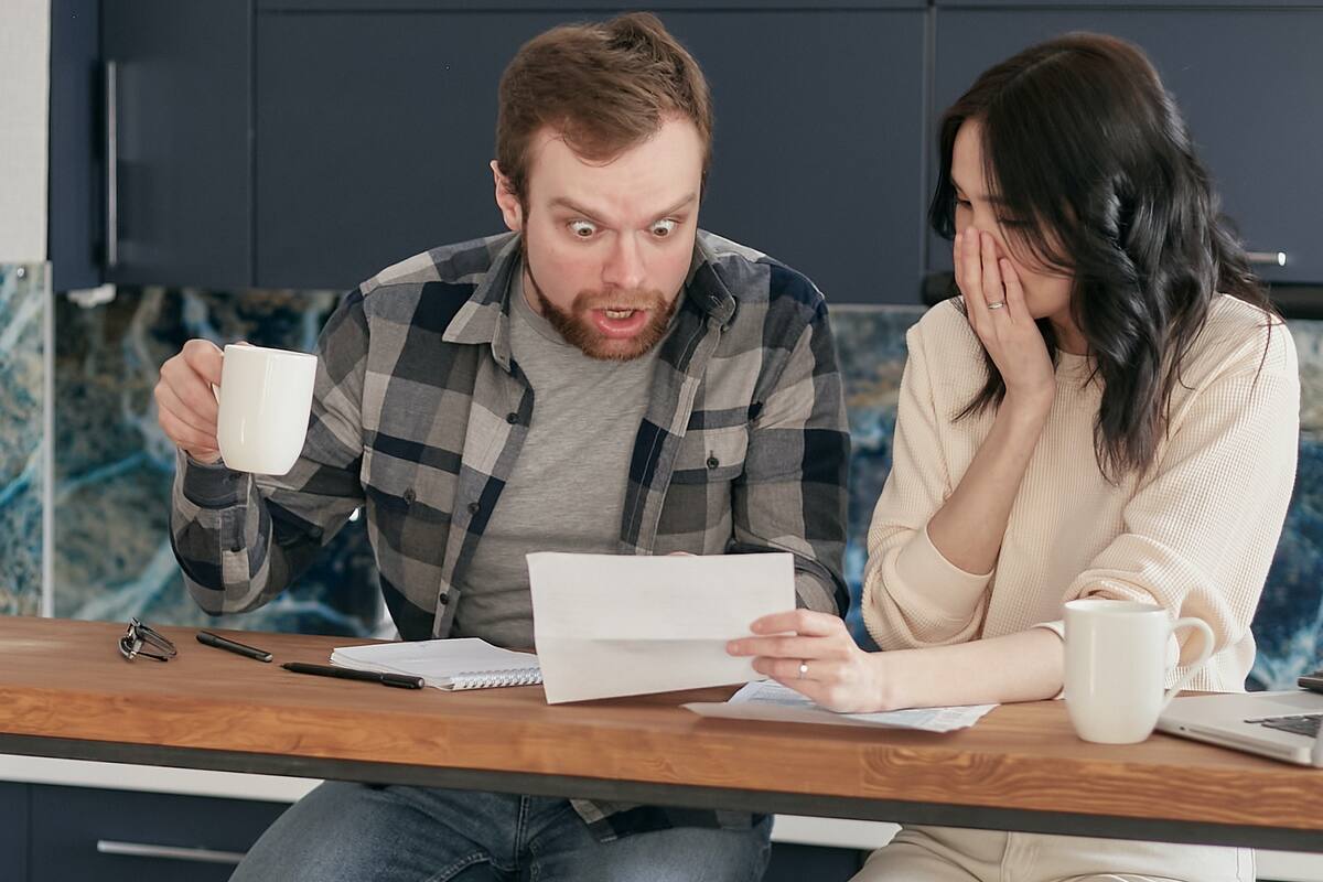 Consejos para pagar cuando estás sobreendeudado, según financieros