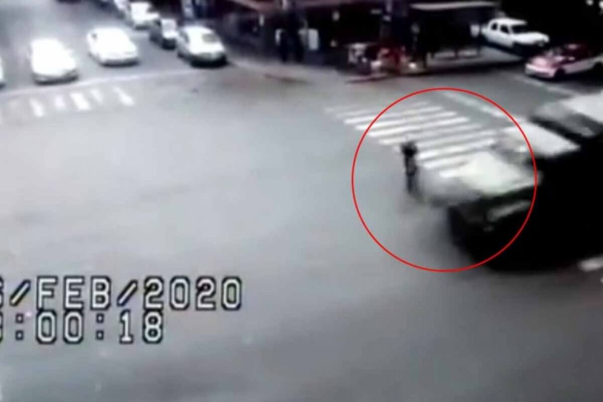 Vehículo militar arrolla a ciclista en CDMX