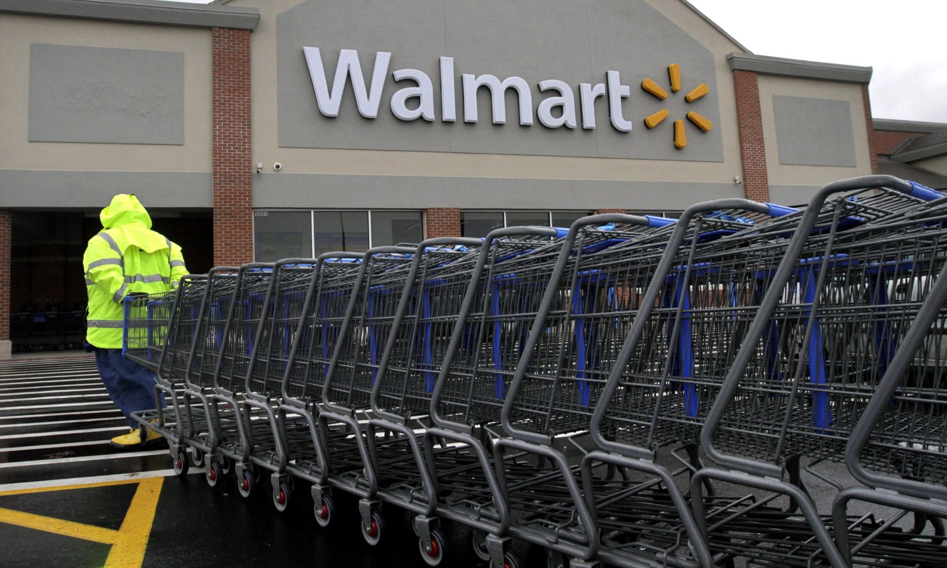 Con el propósito de automatizar procesos para la implementación de jornadas de 40 horas, Walmart ya ha realizado algunos ajustes | Foto: Archivo GH
