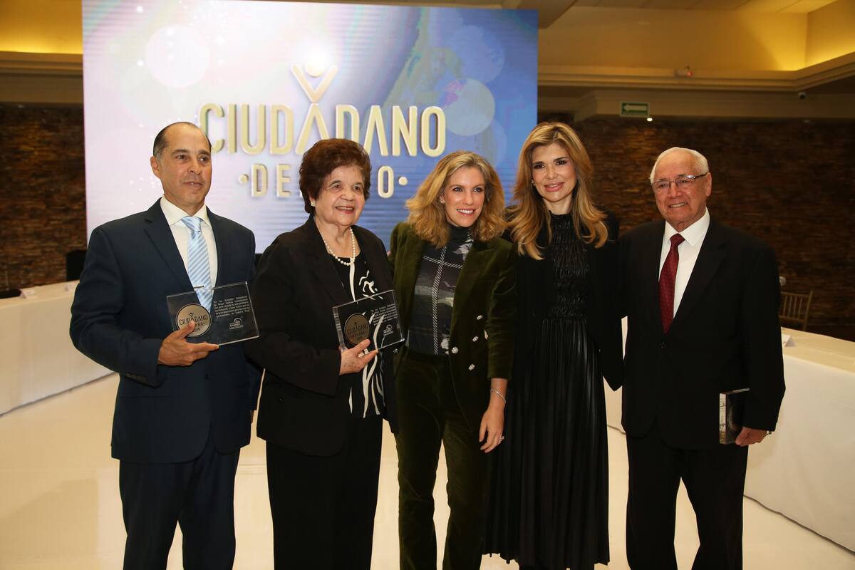 Atestigua Gobernadora la premiación de Ciudadano del Año 2019