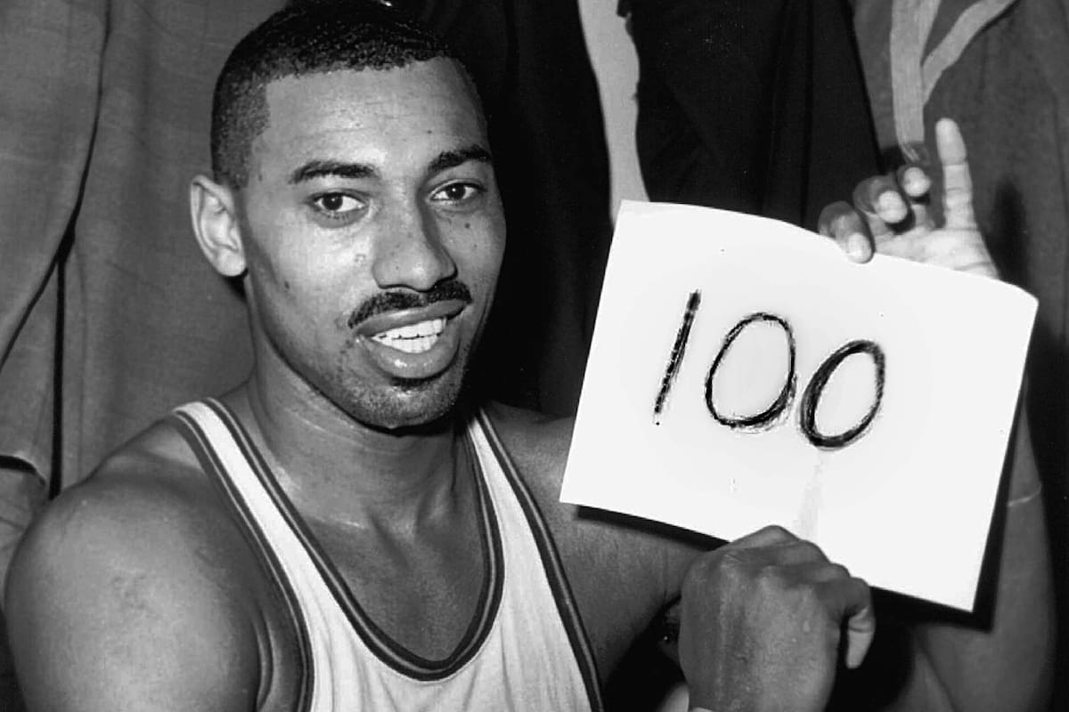 El récord imposible de la NBA: El día que Wilt Chamberlain anotó 100 puntos