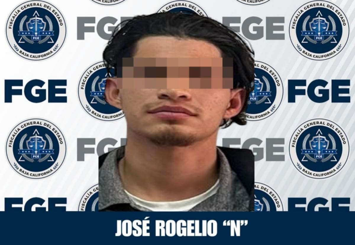 El imputado perdió el control de su vehículo e impactó a otra unidad mientras conducía en estado de ebriedad, por lo que fue detenido y vinculado a proceso por dos delitos. Fotos: Cortesia