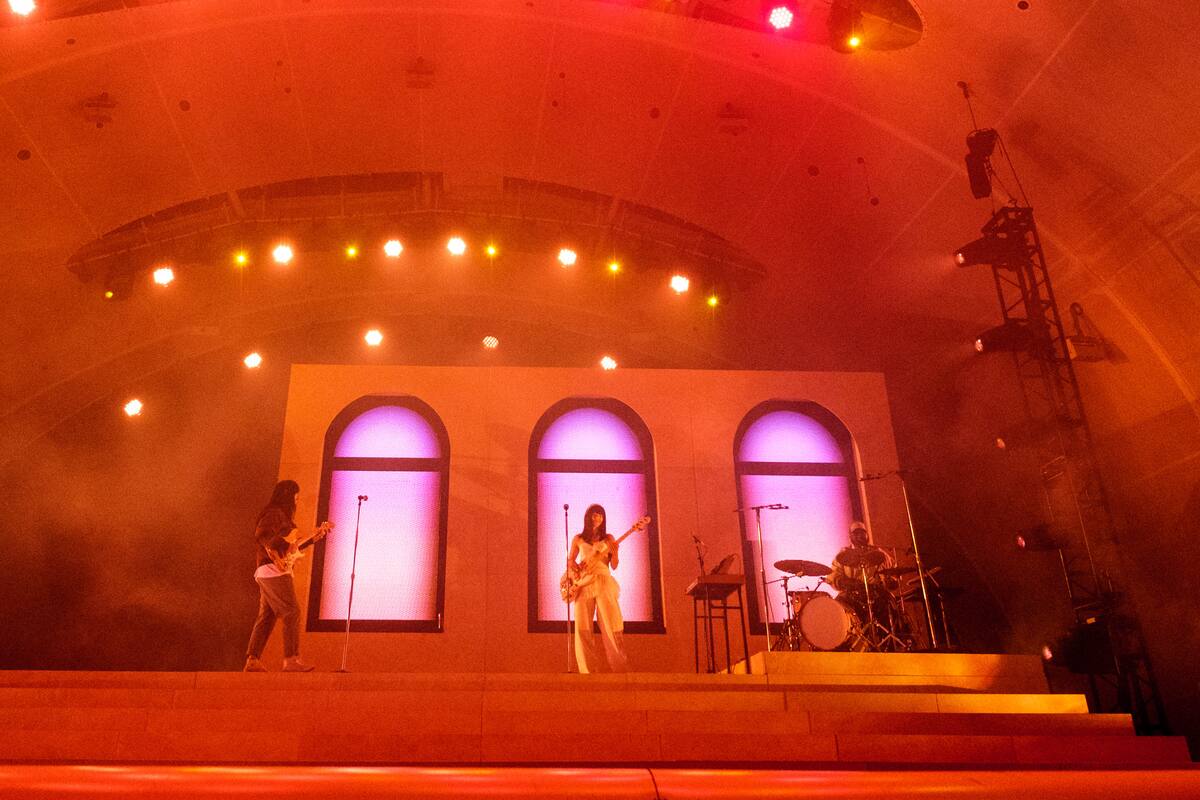 Khruangbin take-off new tour and album in San Diego