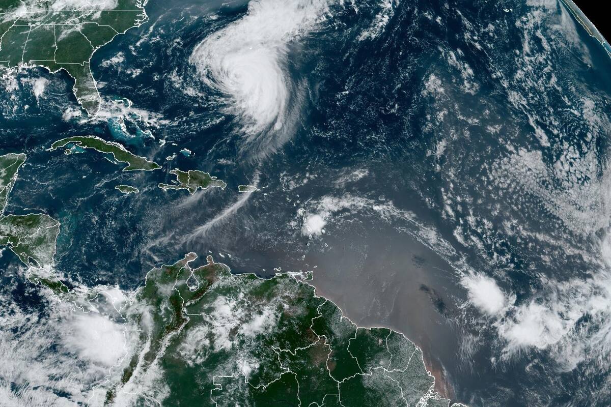 Ernesto se convierte nuevamente en huracán: ¿Hay probabilidad de que llegue a México?