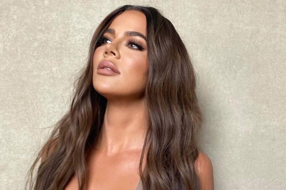 Khloé Kardashian recuerda lo horrible que fue hablar de sexo con sus papás