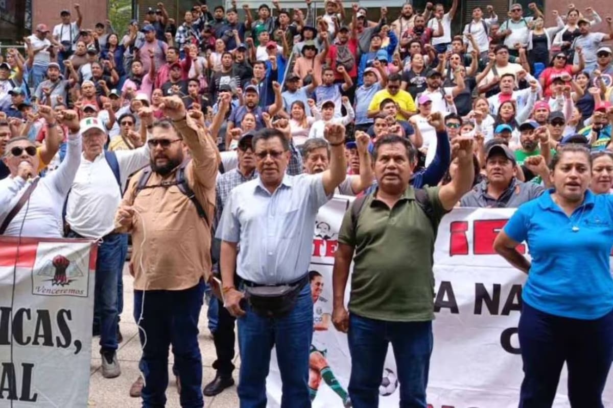 Maestros de la CNTE volverán a las aulas tras veinte días de huelga nacional pero advirtieron que regresarán a las protestas con más fuerza después de reorganizar sus estructuras en todo el país