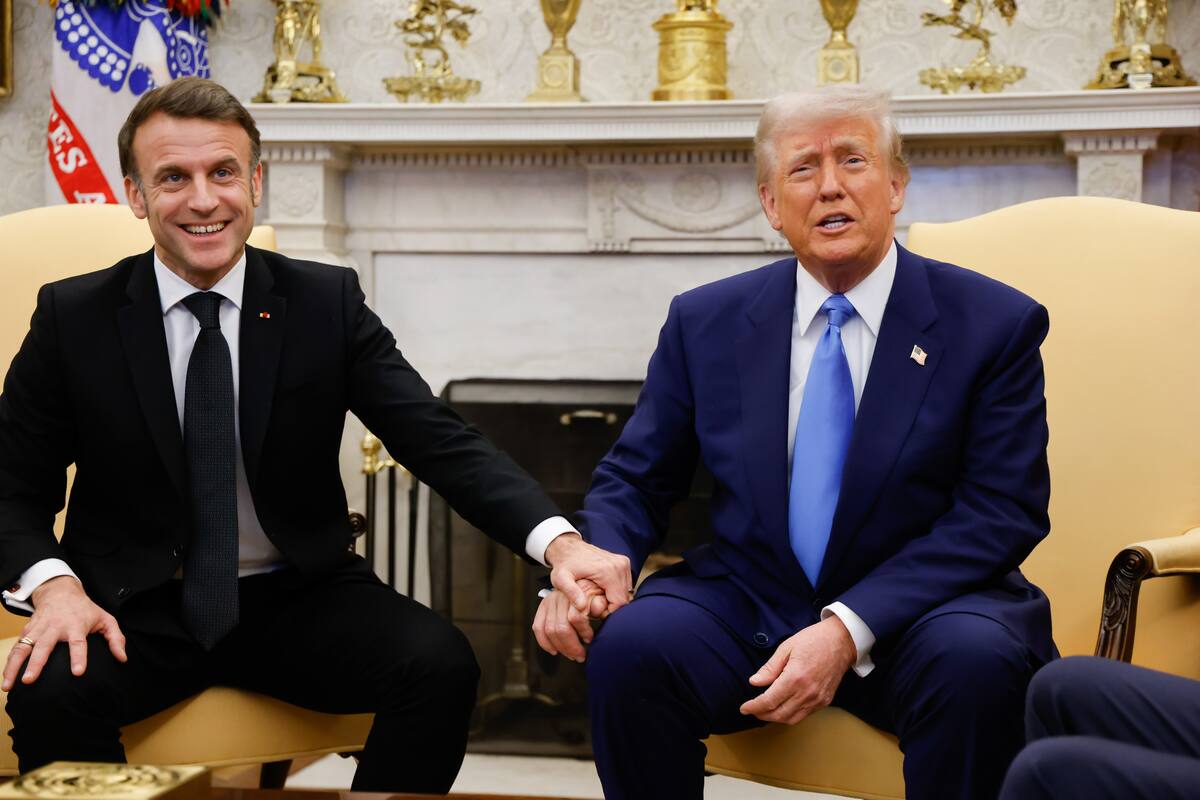ARCHIVO. Fotografía del presidente de Estados Unidos, Donald Trump, junto a su homólogo francés, Emmanuel Macron, durante la comparecencia ante la prensa en la que se refirió a la visita del mandatario ucraniano, Volodímir Zelenski. EFE/Ludovic Marin