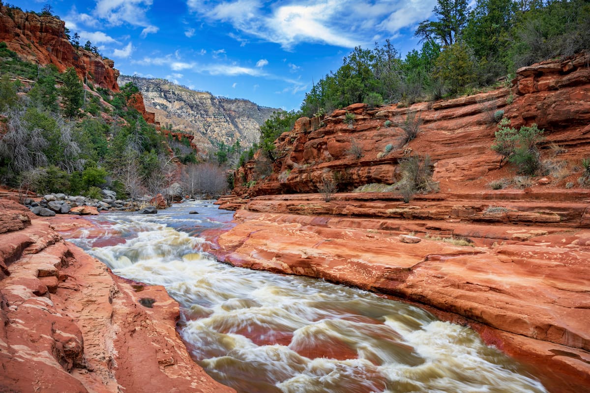 Conéctate con la naturaleza en Sedona: senderismo, rocas rojas y aventuras al aire libre en Arizona