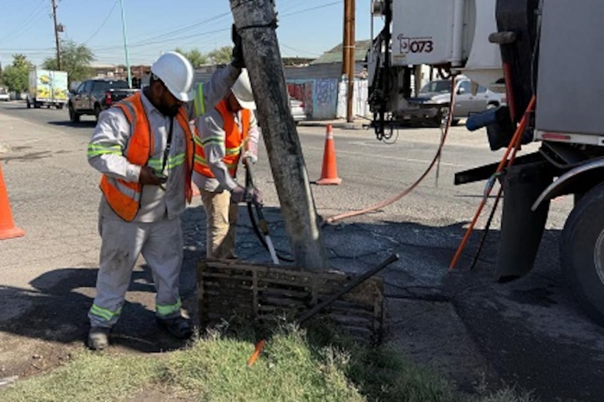 Limpian drenaje pluvial en más de diez colonias de Mexicali
