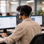 Jóvenes bilingües tienen más oportunidades de empleo mejor remunerados; trabajos de atención a cliente buscan a este sector