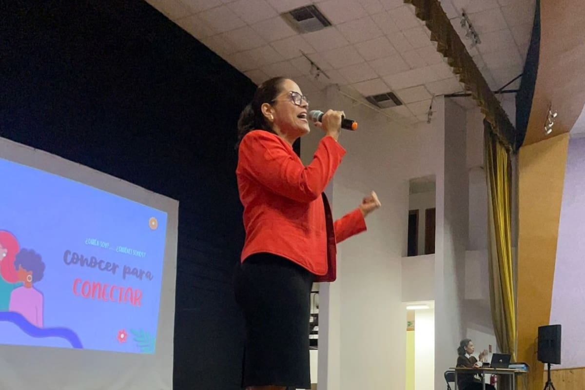 Concientizan a estudiantes de secundaria sobre la violencia