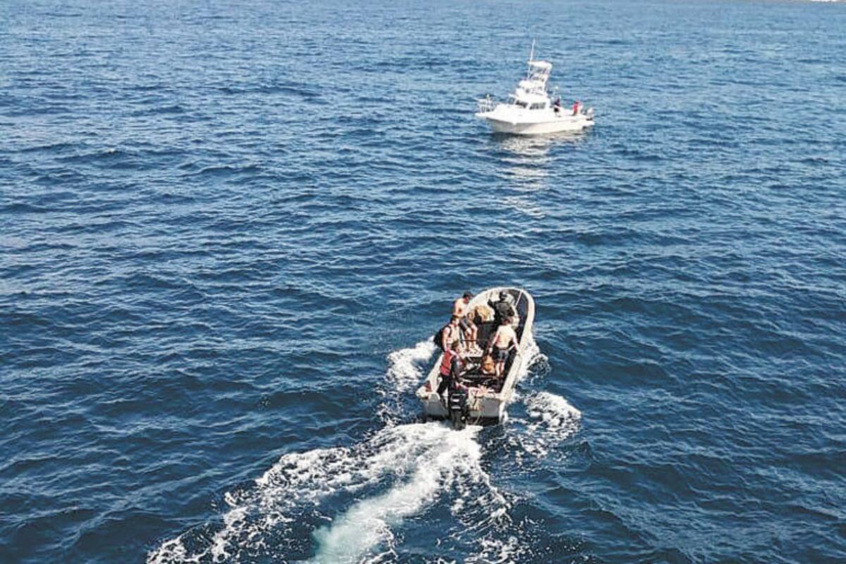 Elementos de la Marina buscan a 6 pescadores desaparecidos en el mar