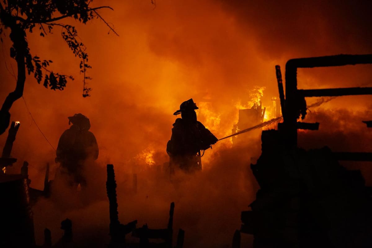 Incendio consume viviendas en Cerro Colorado