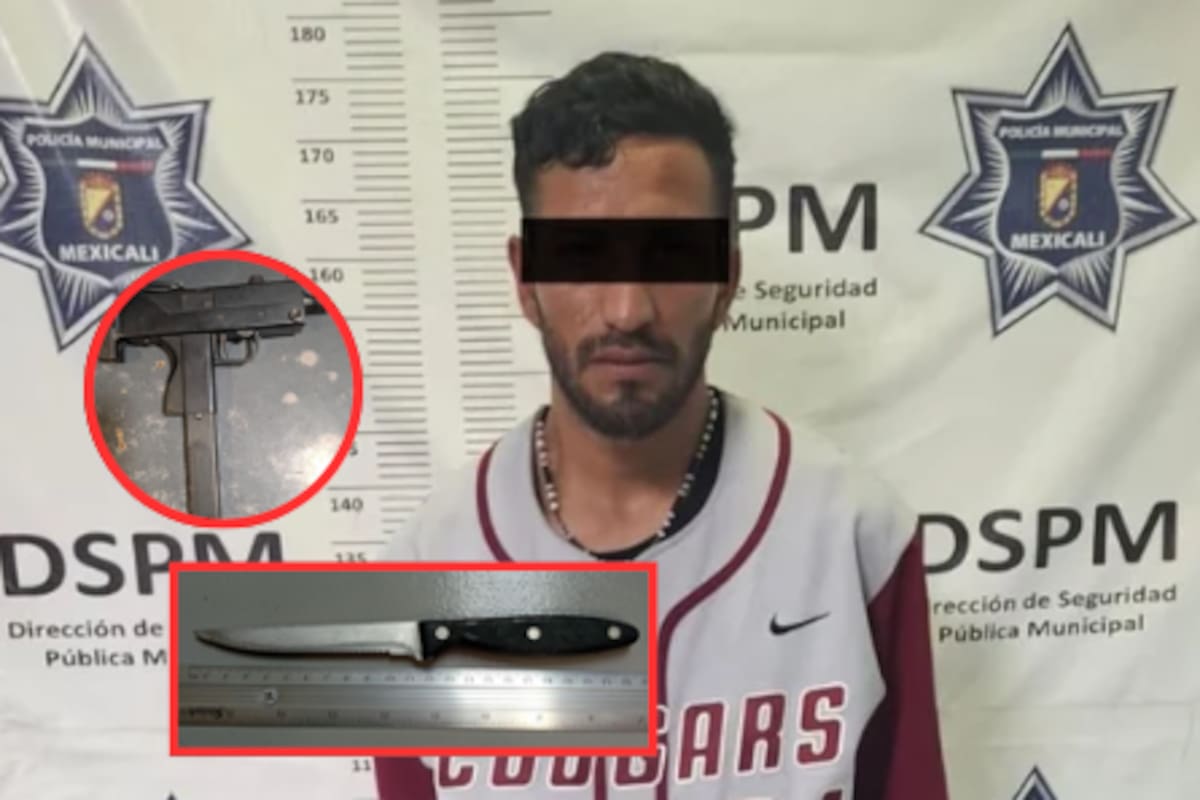 Detienen a hombre con un cuchillo y una Uzi de utilería; lo vinculan al asalto de una tienda de conveniencia el mismo sábado