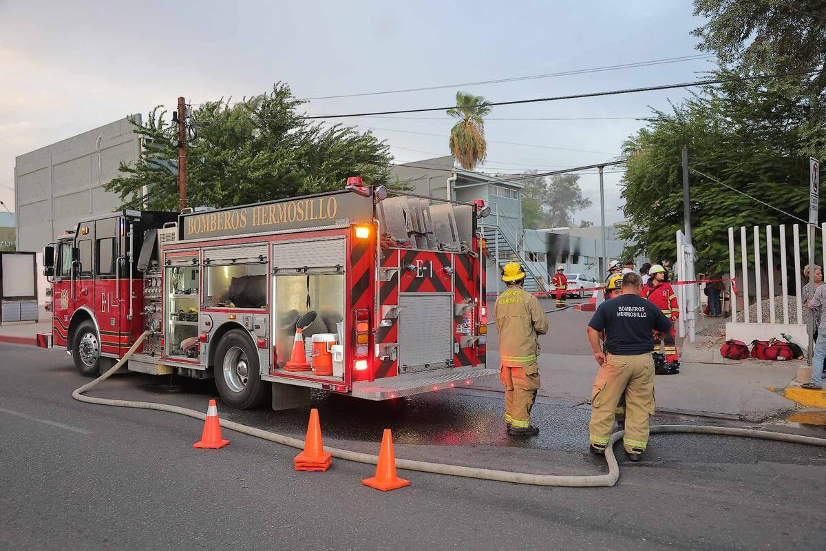 En el lugar están presentes bomberos, policía, paramédicos y soldados, a la espera de las inspecciones finales. Foto: Eleazar Escobar
