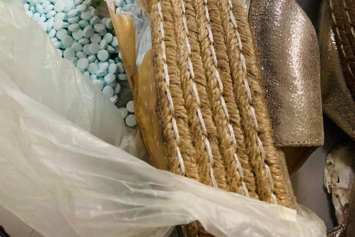 Mujer llevaba fentanilo en los zapatos, le dan 8 años de prisión