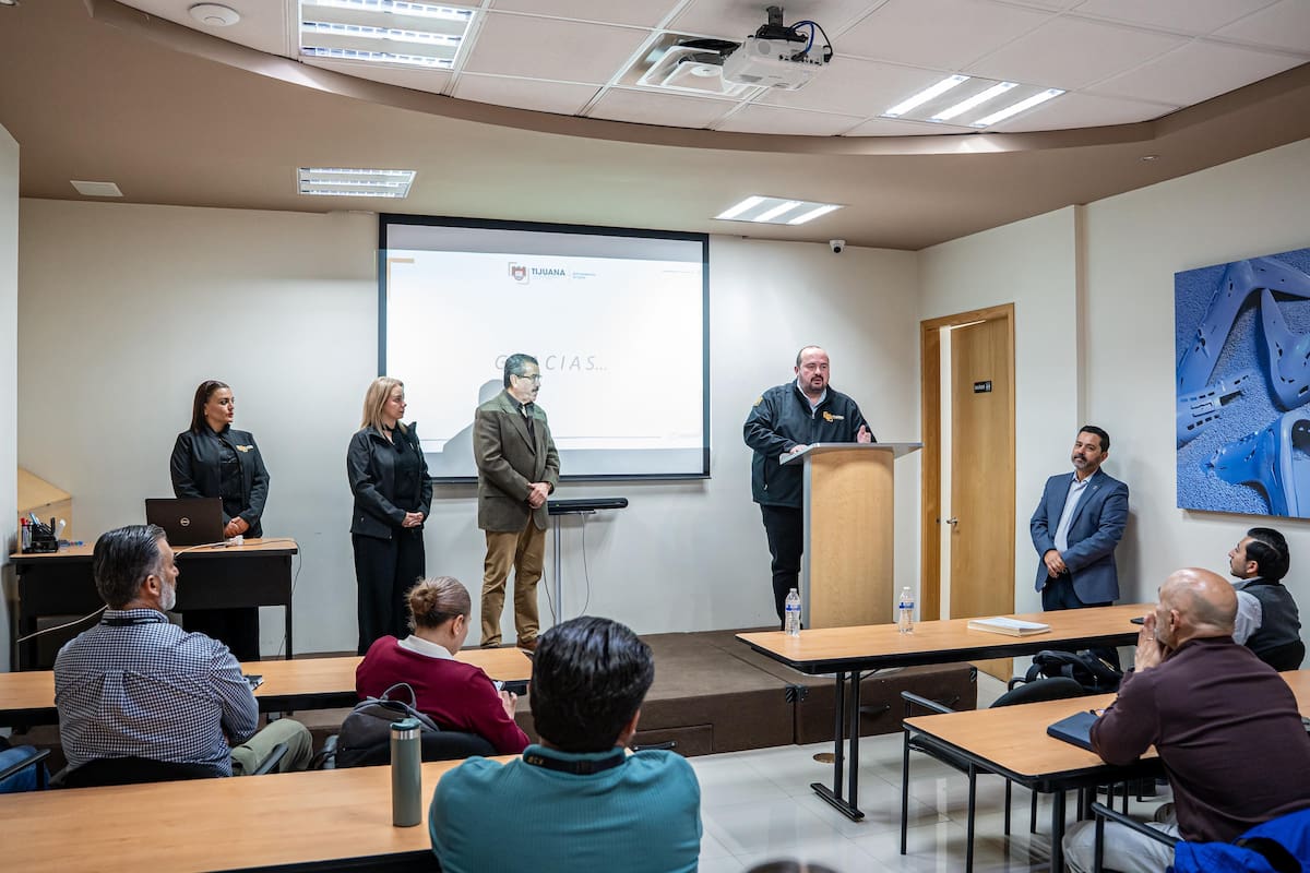 La Dirección de Inspección y Verificación orientó al sector empresarial sobre requisitos y procesos regulatorios. Foto: Cortesía