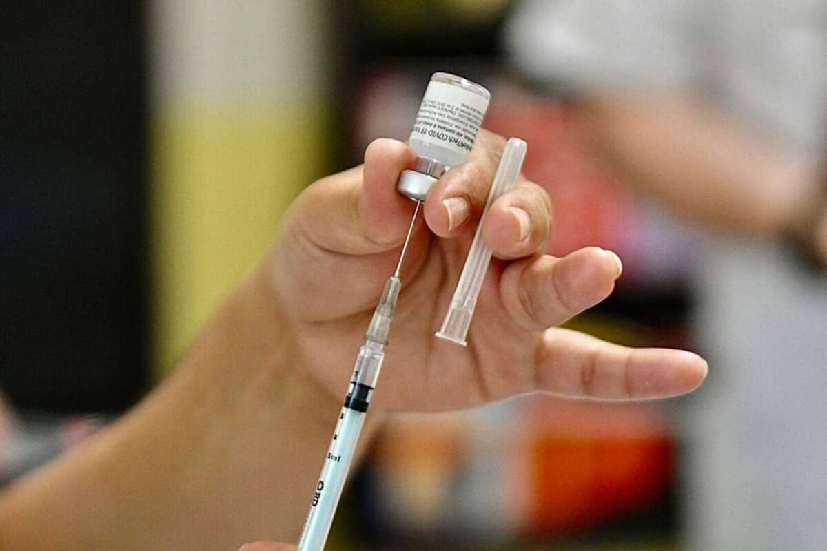 Vacunación arranca para mayores de 18 años en Baja California
