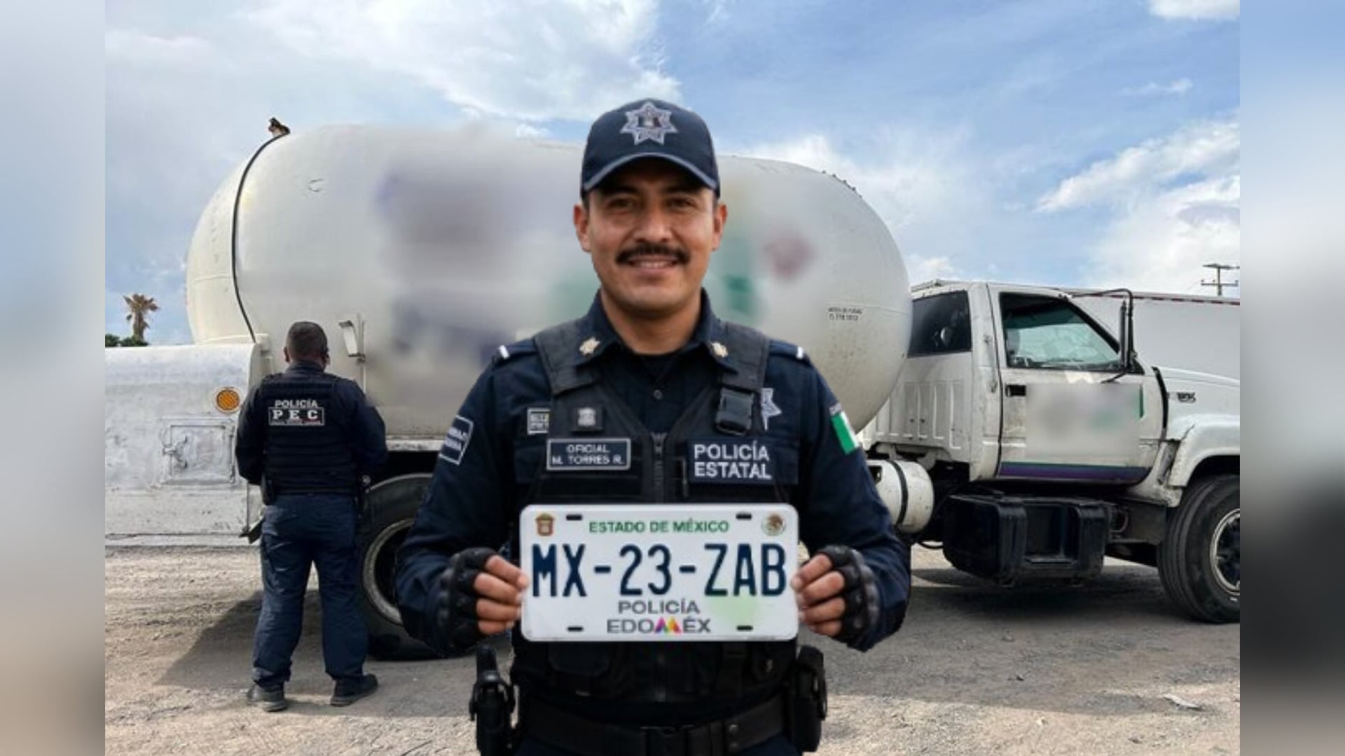 Lo pararon por sus placas y le encontraron 48 mil litros de huachicol mientras conducía en la carretera México-Querétaro