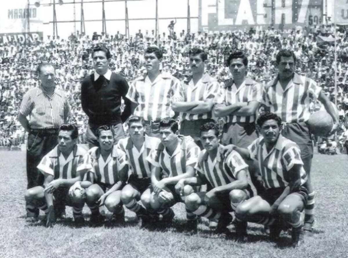 Deportivo Guadalajara en la temporada 1956-57.