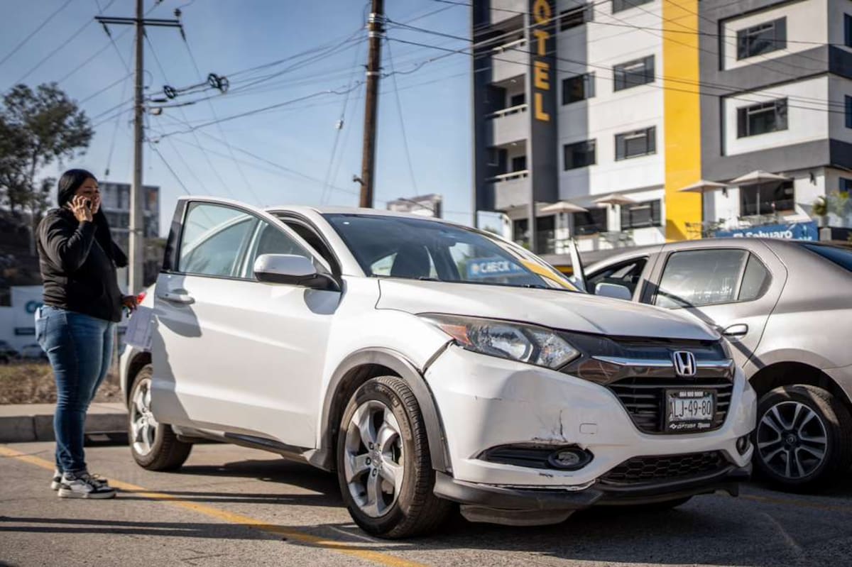 Automóvil presuntamente invadió del motociclista. Fotos: Border Zoom