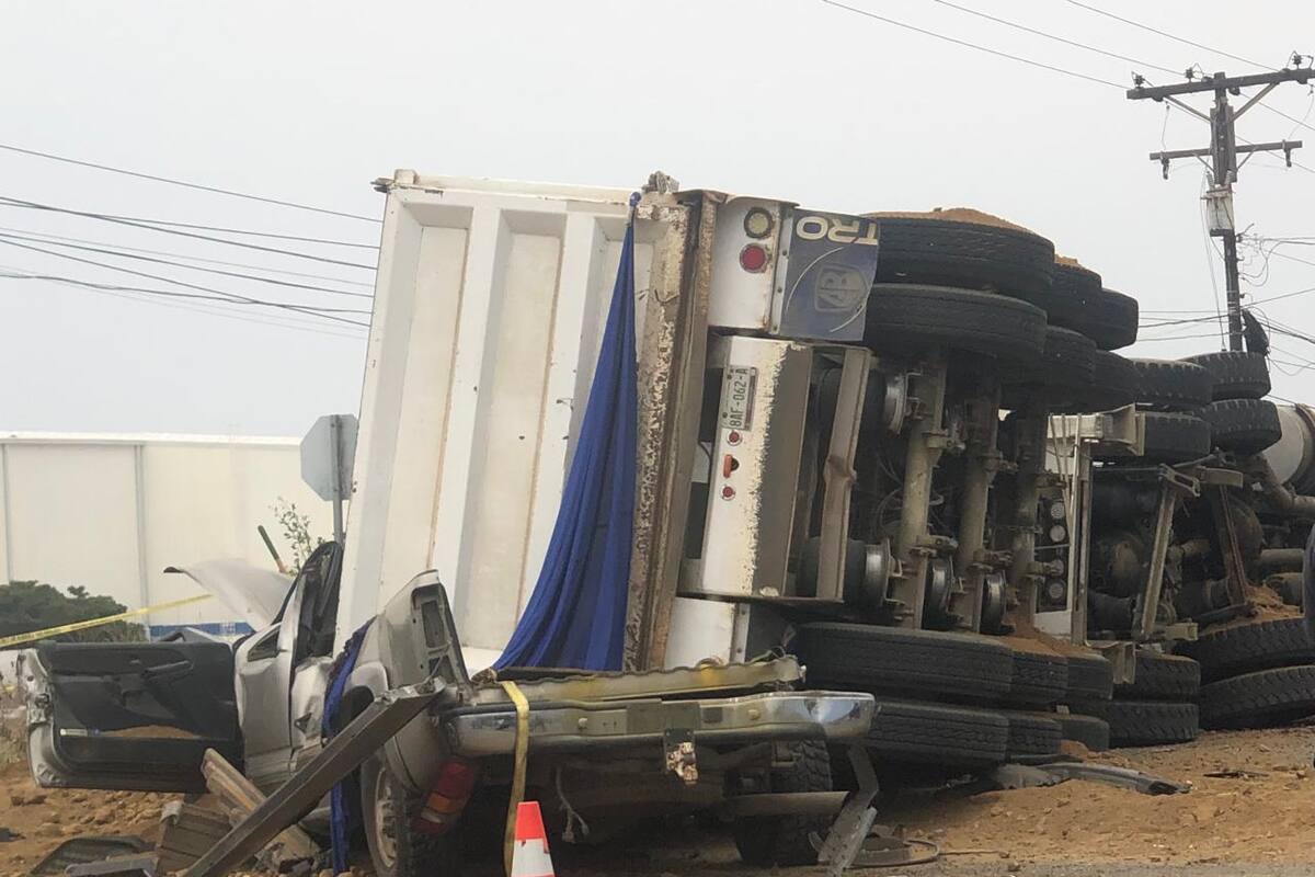 Investigan paradero de chofer involucrado en accidente ocurrido en bulevares Popotla y 2000