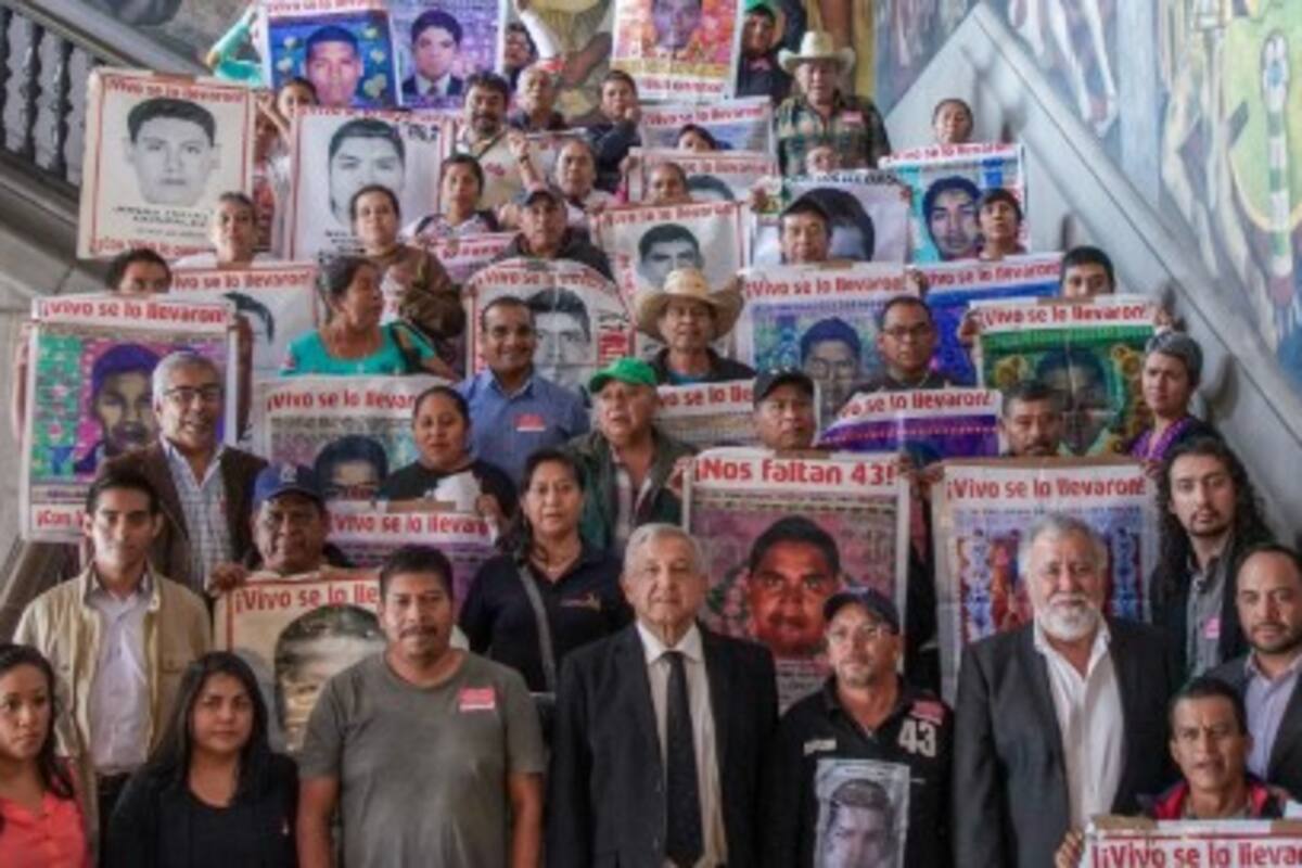 López Obrador reafirma compromiso para encontrar a los 43 normalistas
