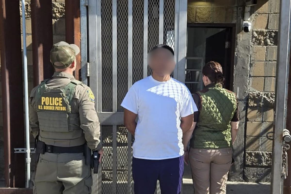 Patrulla Fronteriza entrega a México a hombre buscado por robo de vehículos