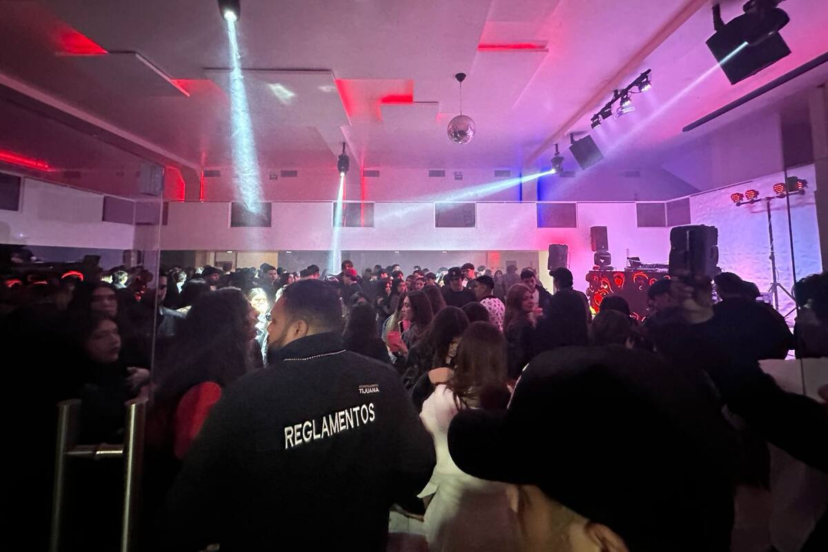 Suspenden fiesta clandestina; había 300 menores