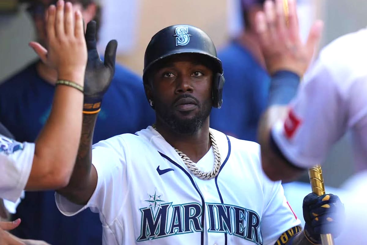 ¡Randy Arozarena hace historia! El mexicano llegó a seis temporadas consecutivas con 20 jonrones y 20 bases robadas, una hazaña que solamente habían logrado cuatro leyendas de MLB
