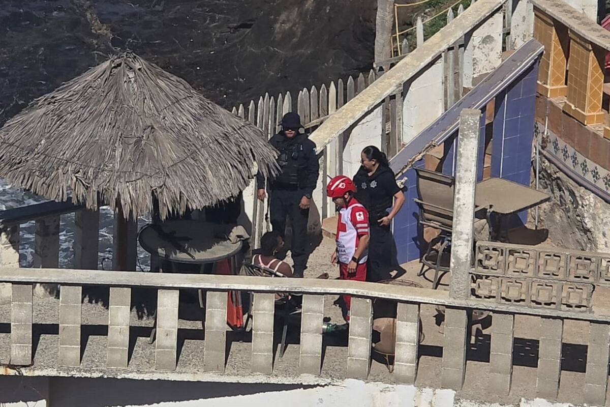 Rescatan a hombre de morir ahogado en playa El Vigía