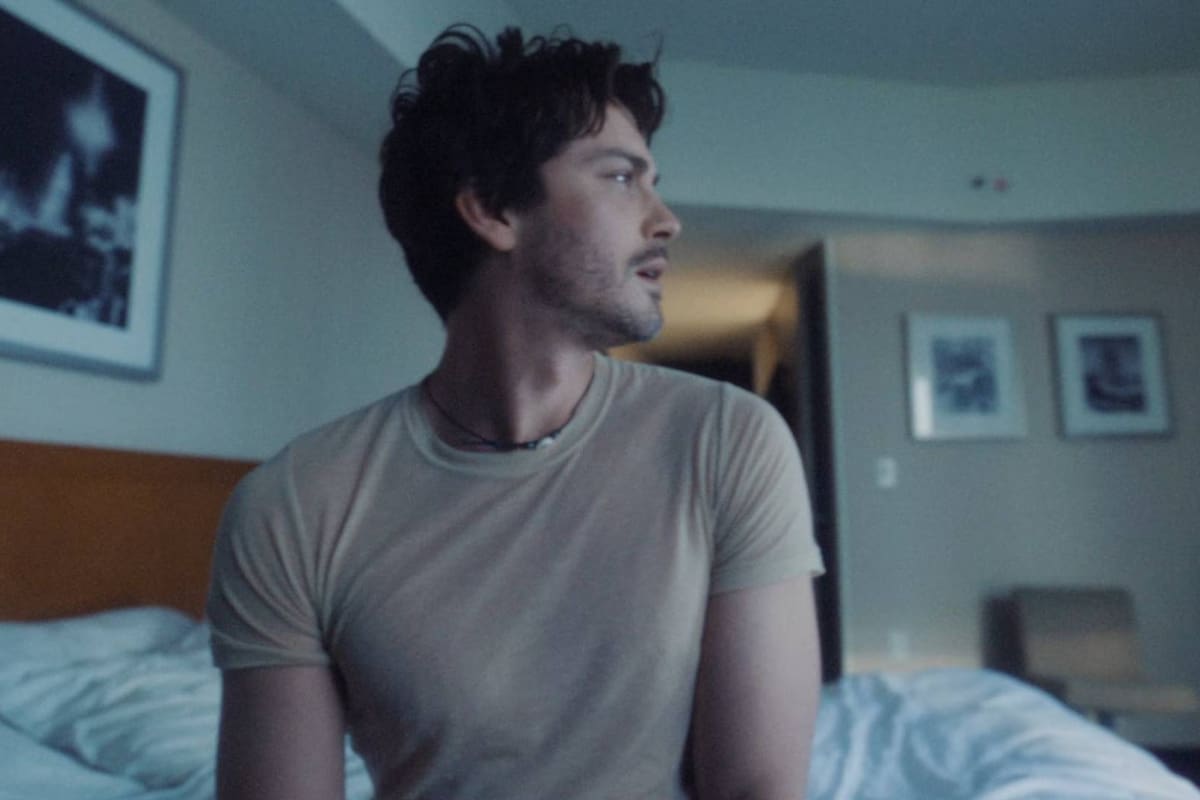 Logan Lerman reaparece en “Down to be wrong” de HAIM