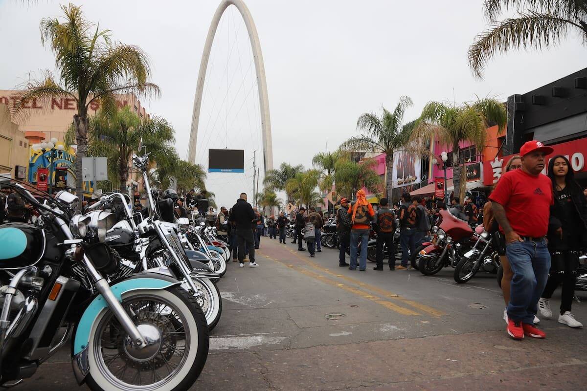 Invitan a bikers a donar zapatos